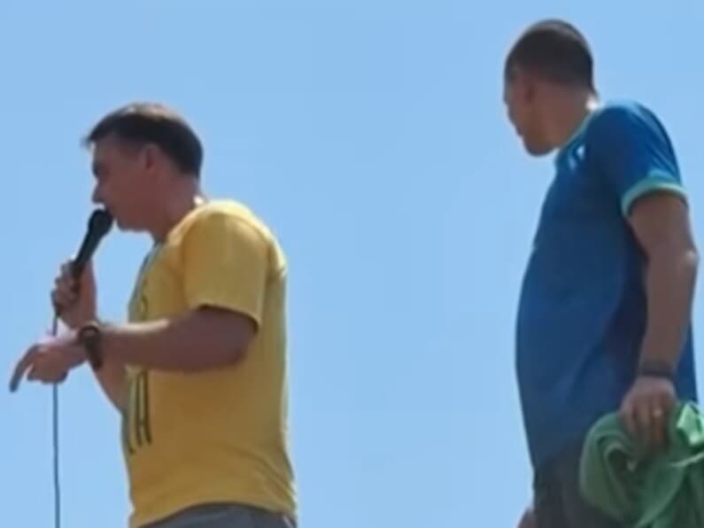Flávio diz que eleitores verão "Jair Bolsonaro colocar a faixa de presidente no seu filho". - Divulgação
