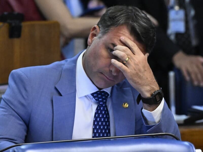 Campanha de Flávio Bolsonaro acusa Justiça Eleitoral de favorecer Lula. - Carlos Moura/Agência Senado