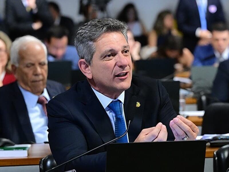 Relator da PEC, Rogério Carvalho deu parecer pela rejeição dos três destaques em pauta. - Geraldo Magela/Agência Senado