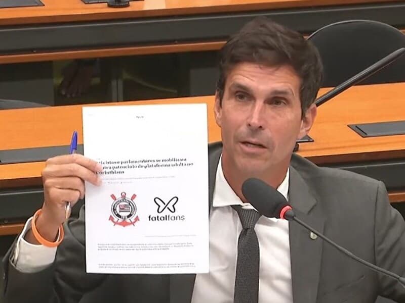 Relator citou patrocínio ao Corinthians para defender restrições à publicidade. - Reprodução / Youtube