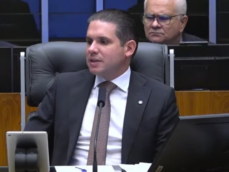 Presidente da Câmara defende exame obrigatório para assegurar a preparação dos novos médicos e reduzir riscos no atendimento aos pacientes. - TV Câmara/Reprodução