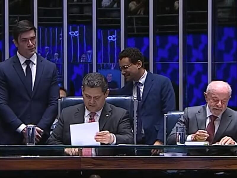 Alcolumbre assina emenda constitucional que garante aposentadoria especial para agentes de saúde. - Reprodução/Youtube
