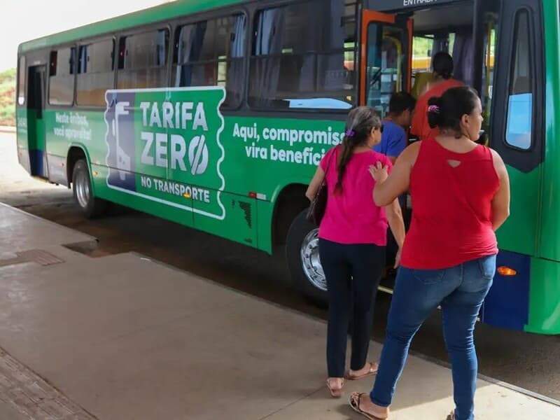 Tarifa zero já chegou a 143 municípios brasileiros de forma integral e a outros 43 de maneira parcial, segundo entidade que representa as empresas de transporte urbano. - Wilson Dias/Agência Brasil Tarifa zero já chegou a 143 municípios brasileiros de forma integral e a outros 43 de maneira parcial, segundo entidade que representa as empresas de transporte urbano. - Wilson Dias/Agência Brasil
