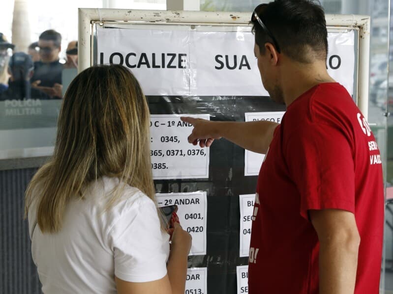 Eleitores podem conferir o endereço de votação pelo e-Título ou pelo site do TSE. - Bruno Peres/Agência Brasil