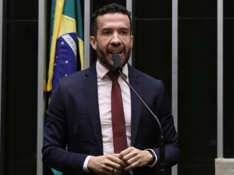 Janones tem quadro estável e deve ser liberado em 48h. - Kayo Magalhães/Câmara dos Deputados