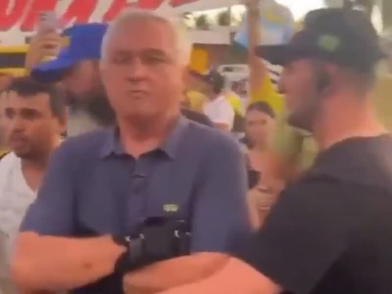 Deputado General Girão se envolve em bate-boca durante manifestação na UFRN - Reprodução/X