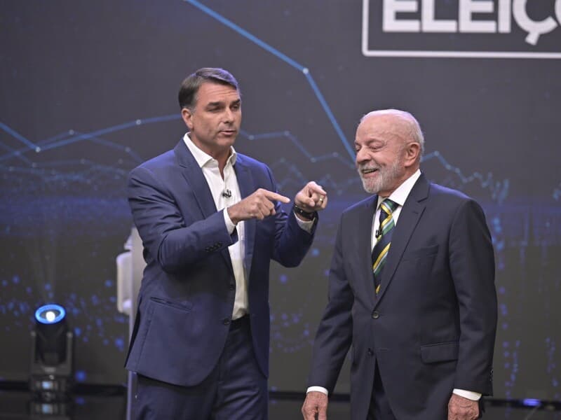 Debate entre Lula e Flávio na Band foi marcado por trocas recorrentes de acusações.
 - Renato Pizzutto/Band