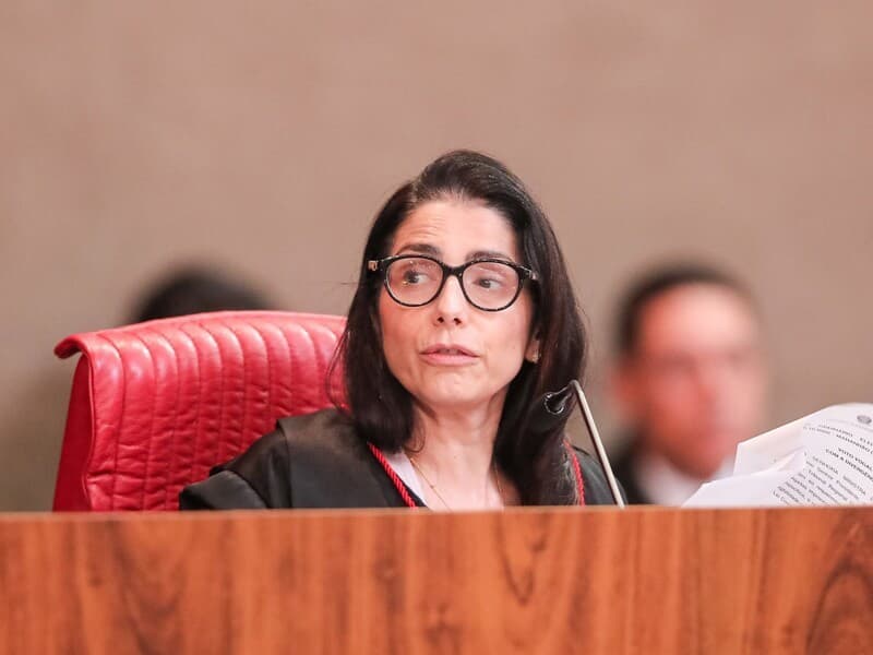 Ministra do TSE mantém peça de Lula que liga Flávio a cortes sociais. - Leobark Rodrigues/Secom/TSE