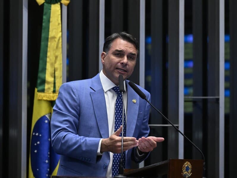 Decisão mantém, por enquanto, propaganda de Flávio Bolsonaro veiculada no rádio. - Carlos Moura/Agência Senado
