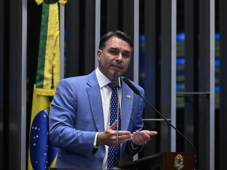 Decisão mantém, por enquanto, propaganda de Flávio Bolsonaro veiculada no rádio. - Carlos Moura/Agência Senado