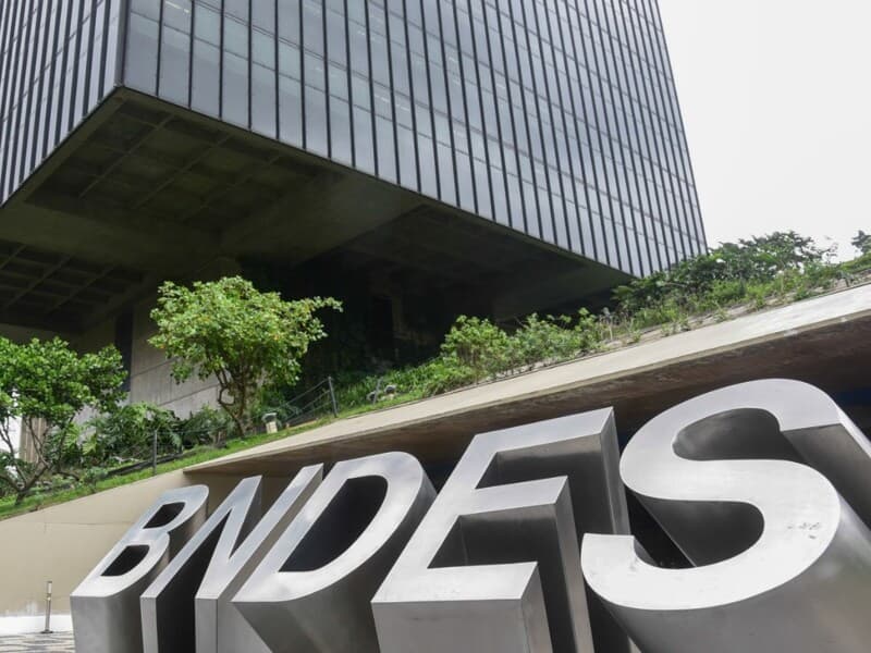 Governo anuncia crédito subsidiado para adaptação ao fim da escala 6x1. - Getty Images