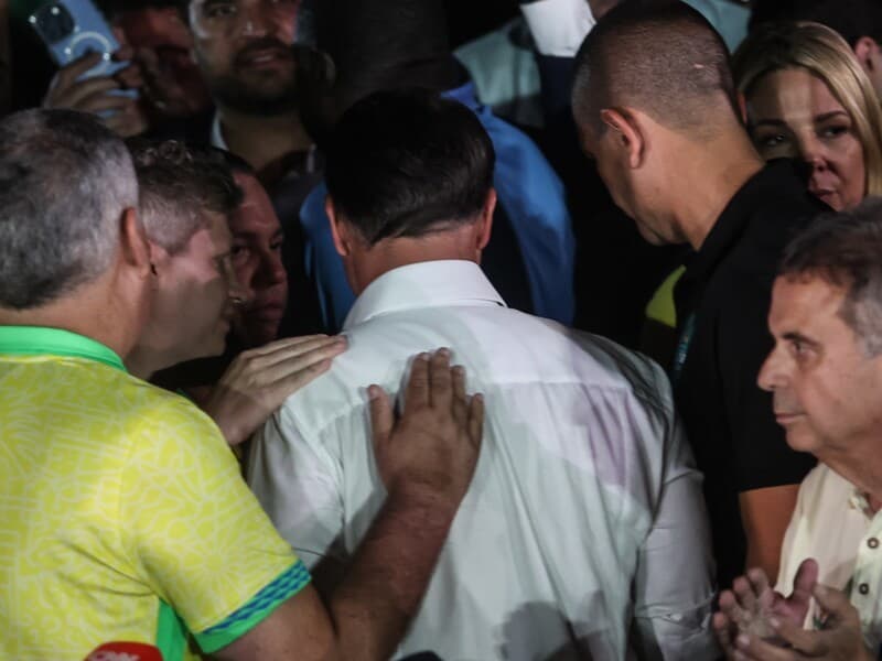 Após TSE declarar reeleição de Lula, Flávio fez pronunciamento com aliados dizendo que vai pedir a anulação do segundo turno e que não reconhece vitória do petista. - Gabriela Biló/Folhapress Após TSE declarar reeleição de Lula, Flávio fez pronunciamento com aliados dizendo que vai pedir a anulação do segundo turno e que não reconhece vitória do petista. - Gabriela Biló/Folhapress