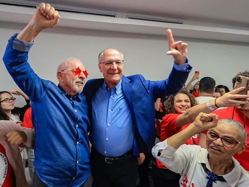 Lula, Alckmin e Marina Silva comemoram a vitória em segundo turno. - Ricardo Stuckert/PR Lula, Alckmin e Marina Silva comemoram a vitória em segundo turno. - Ricardo Stuckert/PR
