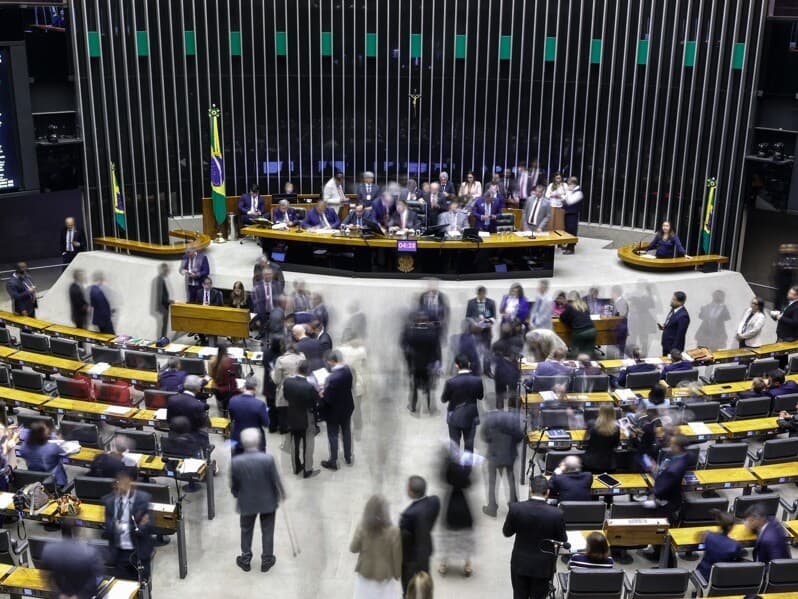 Plenário da Câmara: avanço histórico do PL na eleição leva partidos que perderam espaço a reagir. - Gabriela Biló/Folhapress